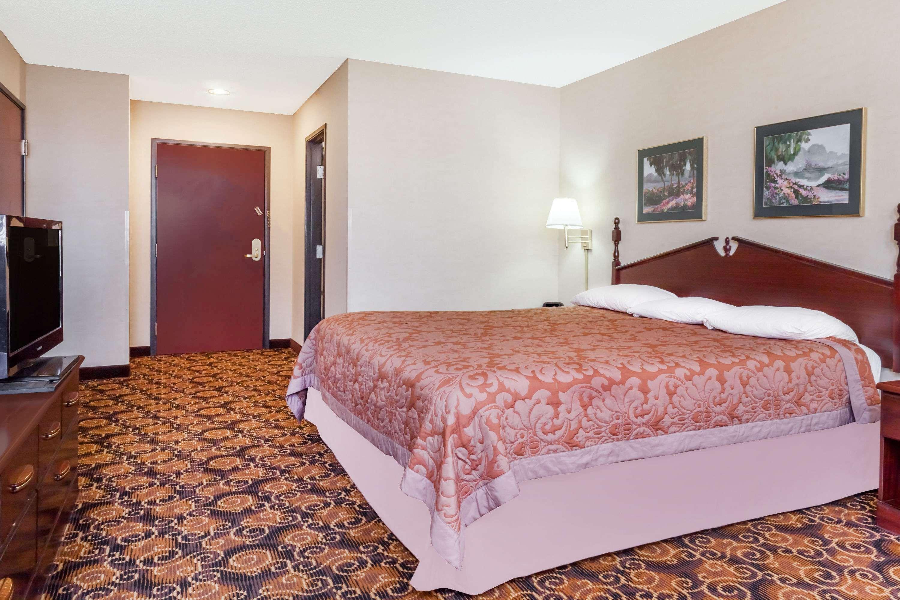 Super 8 By Wyndham Evansville North Stacer Экстерьер фото