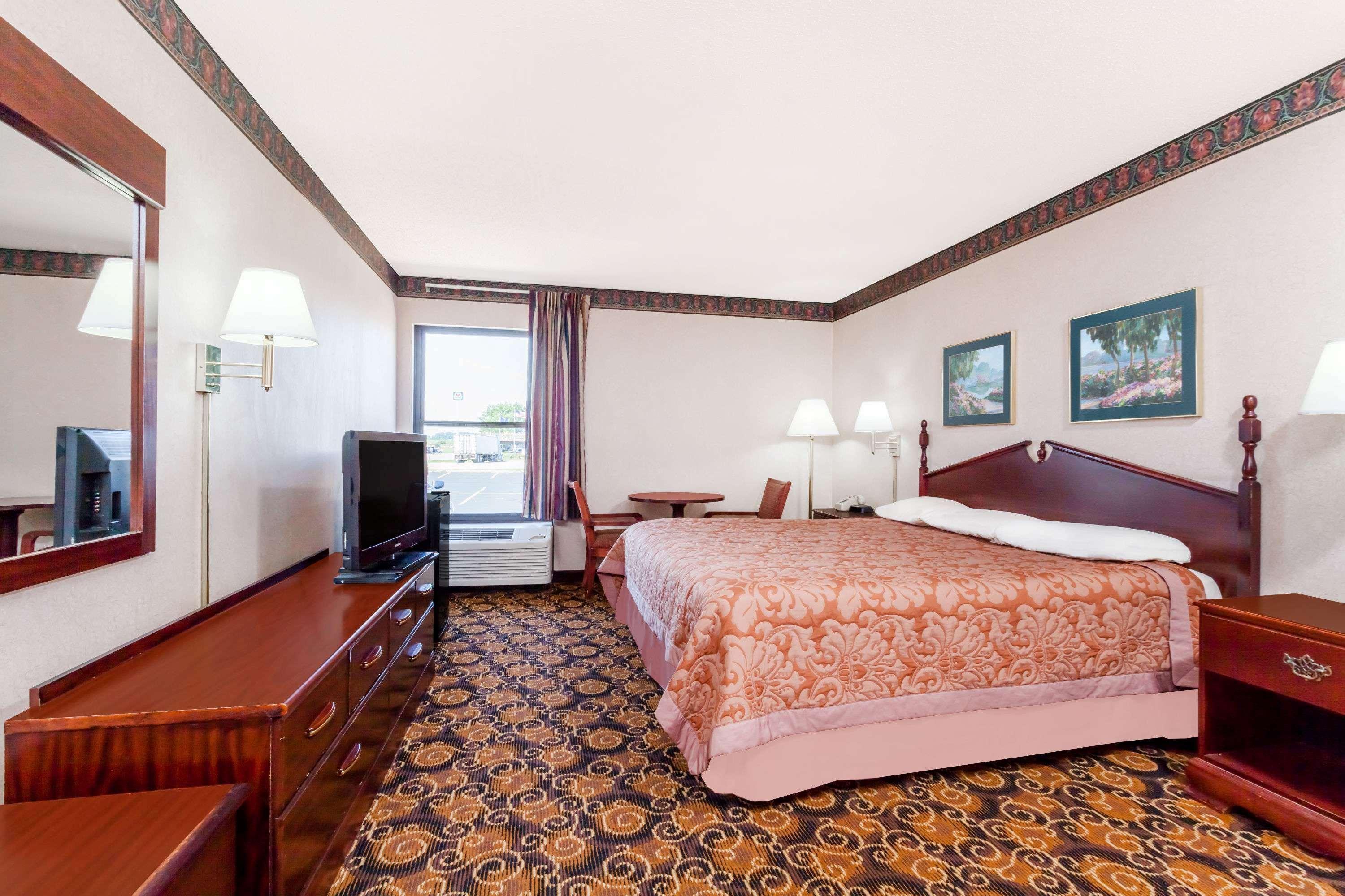 Super 8 By Wyndham Evansville North Stacer Экстерьер фото