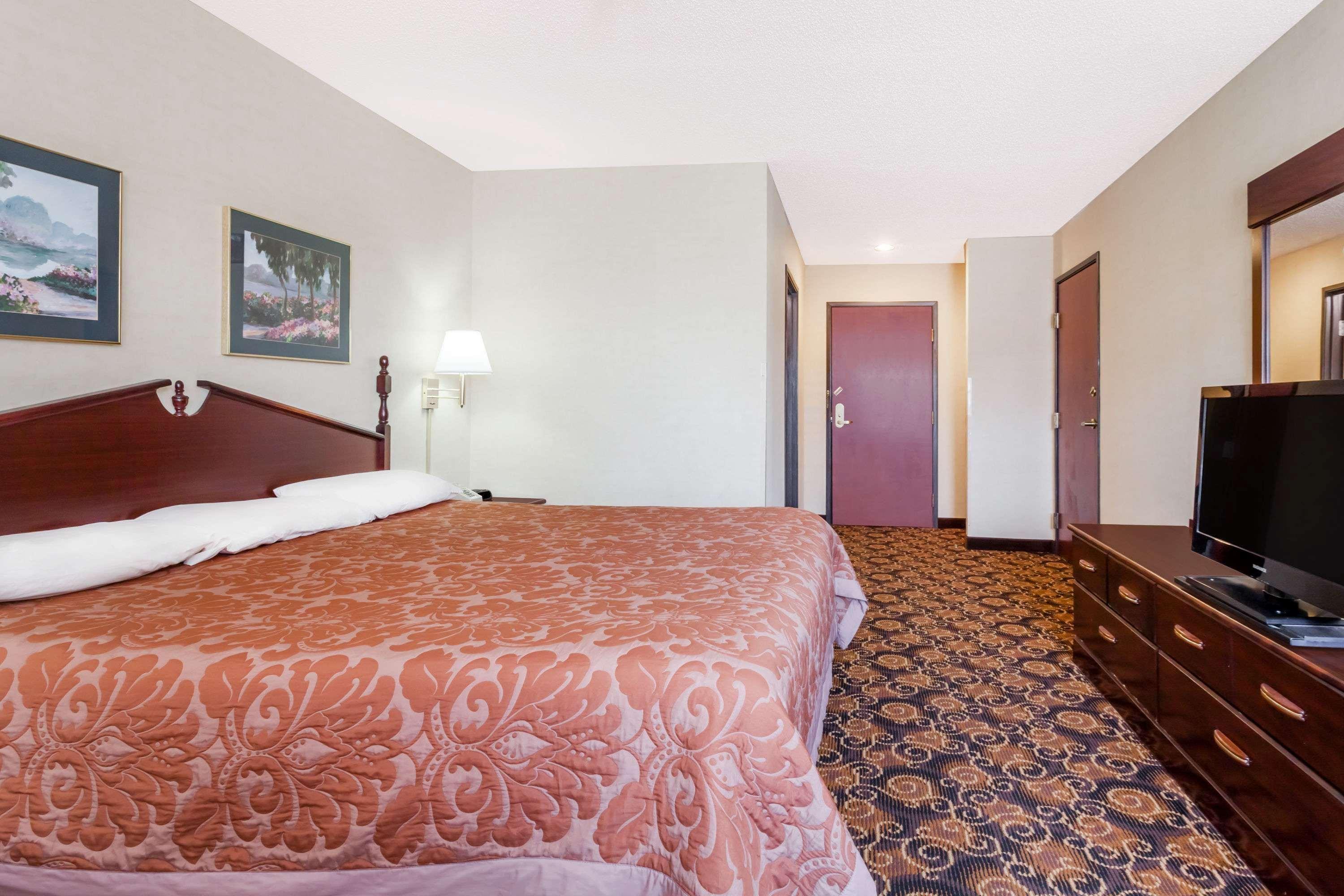 Super 8 By Wyndham Evansville North Stacer Экстерьер фото