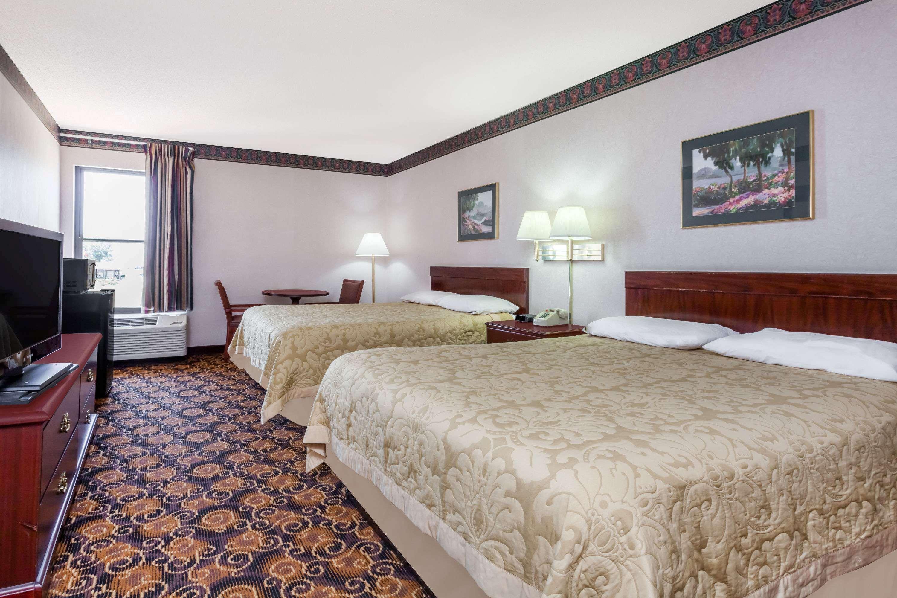 Super 8 By Wyndham Evansville North Stacer Экстерьер фото