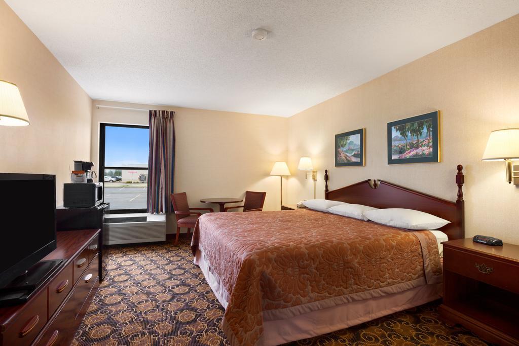 Super 8 By Wyndham Evansville North Stacer Экстерьер фото