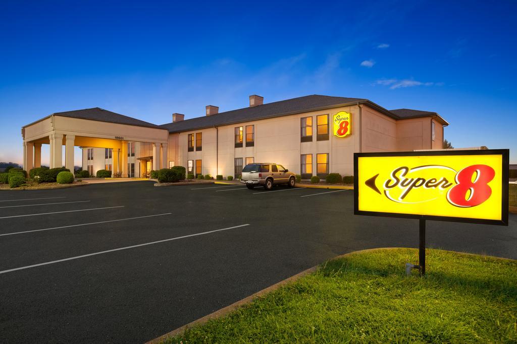 Super 8 By Wyndham Evansville North Stacer Экстерьер фото